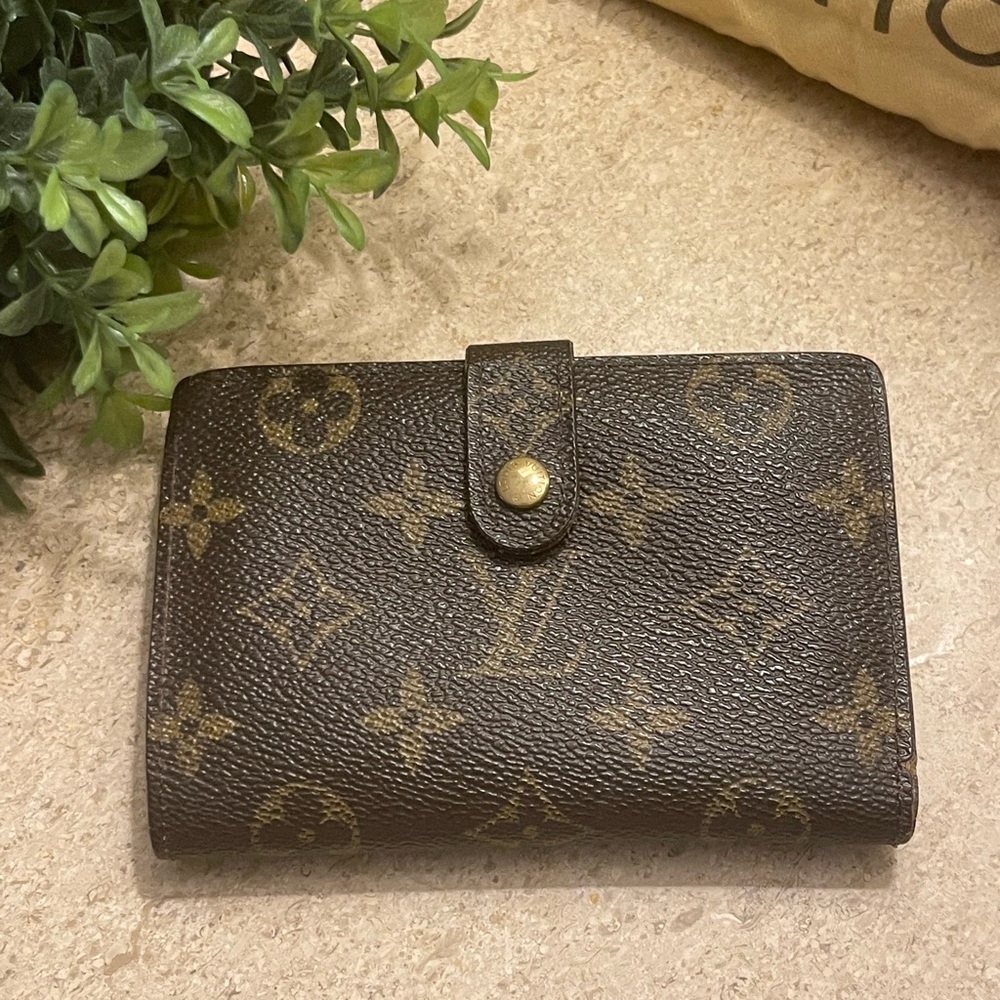 Vintage Louis Vuitton folding wallet with coin pocket